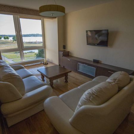 Cozy Apartment With A Wonderful Lake View Telšiai Exterior foto